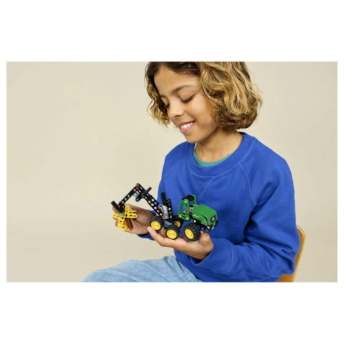 LEGO Technic John Deere 1470H Wheeled Harvester 42218