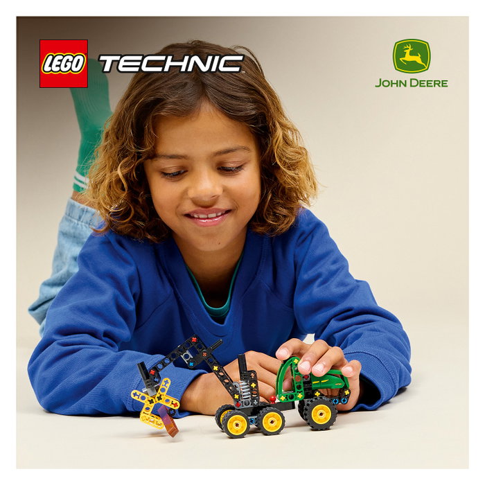 LEGO Technic John Deere 1470H Wheeled Harvester 42218