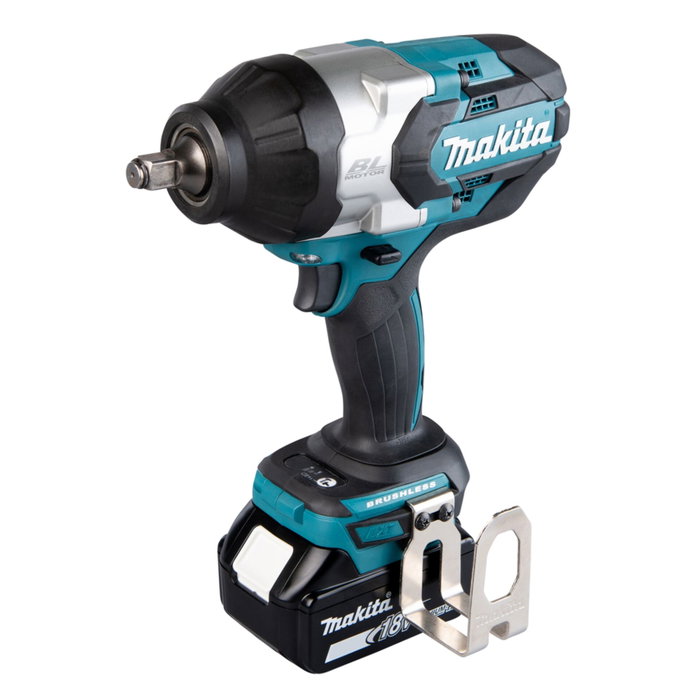 Makita DTW1002RTJ Destornillador de impacto a batería 18V con 2 baterías de 5Ah Makita DTW1002RTJ Destornillador de impacto a batería 18V con 2 baterías de 5Ah