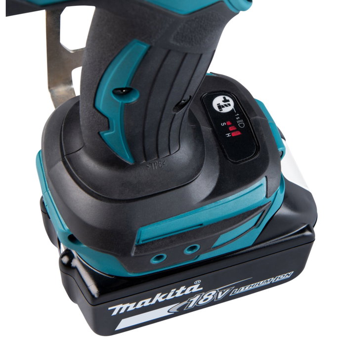 Makita DTW1002RTJ Destornillador de impacto a batería 18V con 2 baterías de 5Ah Makita DTW1002RTJ Destornillador de impacto a batería 18V con 2 baterías de 5Ah