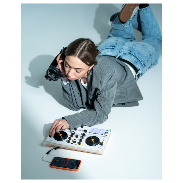 Hercules DJControl Mix Ultra Hercules DJControl Mix Ultra