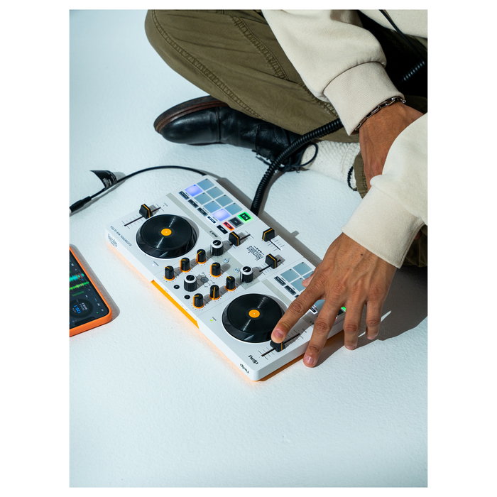 Hercules DJControl Mix Ultra Hercules DJControl Mix Ultra