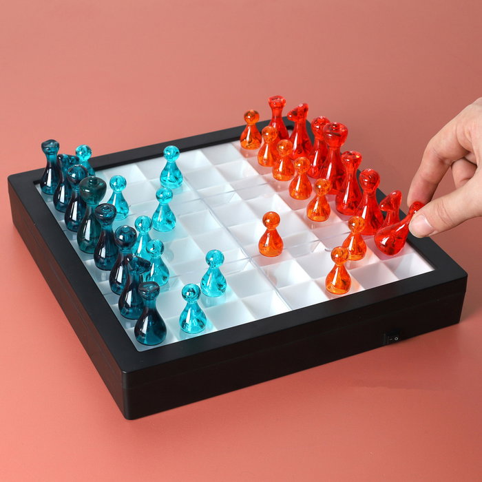 Mister Gadget Juego Ajedrez Led Transparente Luminoso Para Jugar en la Oscuridad