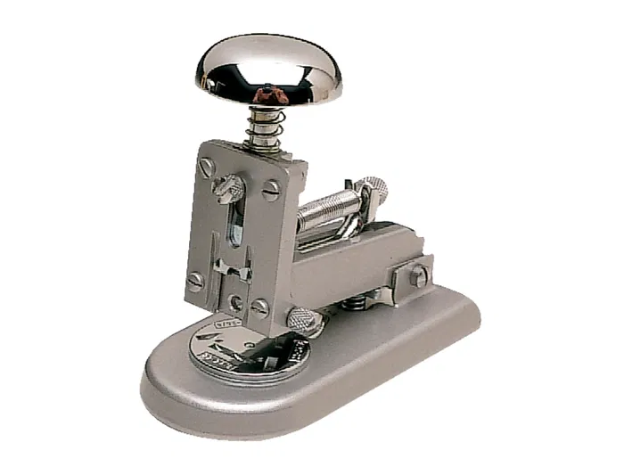 El casco Grapadora M-1 Capacidad 30 Hojas Metálica Pintada Gris