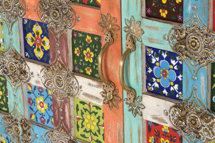 Giner y Colomer Aparador 2 Puertas Madera de Mango y Hierro Blanco con Detalles en Cerámica Giner y Colomer Aparador 2 Puertas Madera de Mango y Hierro Blanco con Detalles en Cerámica