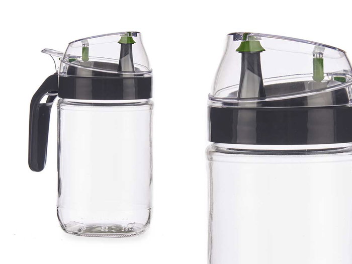 Vivalto Aceitera Cristal 660 ml con Aireador Negro. Dimensiones: 12 x 18.5 x 87.7 cm. Vidrio y Plástico. (Set de 10)