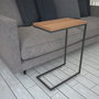 Hanah Home Mesa Auxiliar Industrial Walnut Patas Metálicas con Ruedas 46x62x26cm