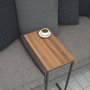 Hanah Home Mesa Auxiliar Industrial Walnut Patas Metálicas con Ruedas 46x62x26cm