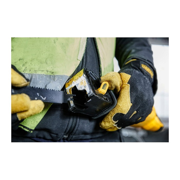 DEWALT Sierra de sable DWE305PK-QS 1100W, Profundidad de corte en madera 28 cm