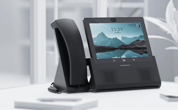 Ubiquiti Smartphone de Escritorio 7" 1280 x 800p Multi-touch 5 MP Dual omnidirectional MEMS 2/32GB Wi-Fi 802.11 a/b/g/n/ac Bluetooth 4.2 NFC Negro Premium