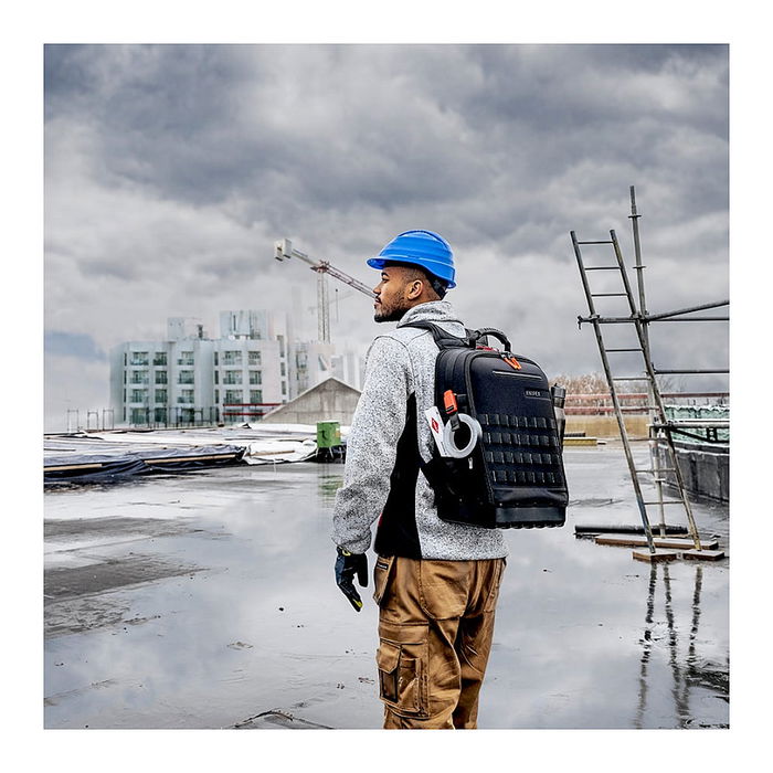 Knipex 00 21 50 E Werkzeugrucksack Modul X18 - 22 Herramientas, Alicates de Punta Fina, Linesman's Pliers, Cortador de Cable, Pelacables, Martillo, Rizador Eléctrico, 530x217x549 mm