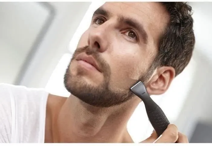 Philips MG1100/16 Recortadora de Precisión, Barba y Mini Afeitadora con 3 Peines, con Pilas