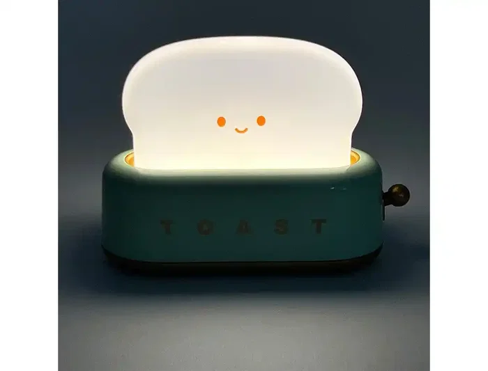Wondee Lámpara Tostada Divertida de Silicona, Lámpara de Noche Recargable con Luz Cálida para Niños Wondee Lámpara Tostada Divertida de Silicona, Lámpara de Noche Recargable con Luz Cálida para Niños