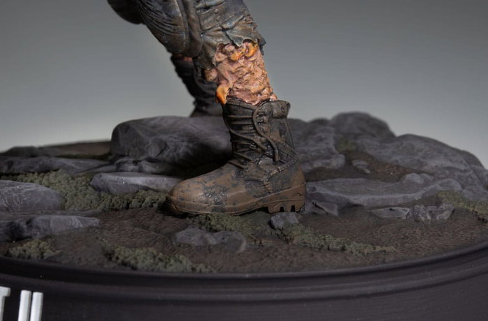 Dark Horse Figura Armored Clicker 22 cm The Last of Us Part II