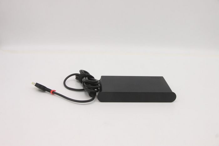Lenovo Adaptador AC 170W, 89% Eficiencia, Voltaje 100-240Vac, Diseño Trifásico, para Dispositivos Lenovo