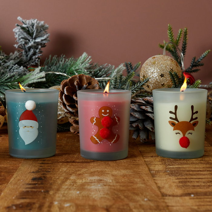 Home Deco Factory Vela Perfumada Noel en Vaso de Vidrio con Pompón - Colección Noel, Aroma Surtido, Cera 45g, Duración 8h