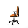 Silla de oficina Algarra con mecanismo Contacto permanente básico tapizada con Similpiel color Naranja. Equipada con Base poliamida negra, Brazos 1D y Ruedas de nailon 50 mm
