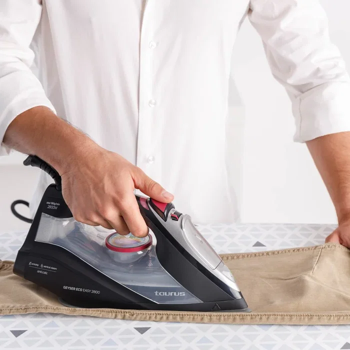 Taurus Geyser Eco Easy 2800 Plancha de Vapor y Seco, Suela Cerámica, 2800 W, 180g/min Vapor, Posición ECO, Negro Taurus Geyser Eco Easy 2800 Plancha de Vapor y Seco, Suela Cerámica, 2800 W, 180g/min Vapor, Posición ECO, Negro