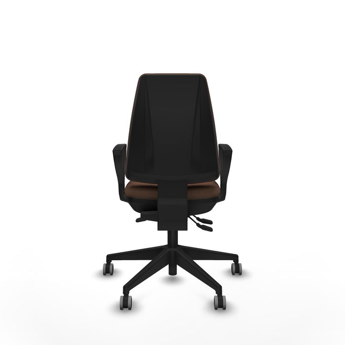 Silla de oficina Elche con mecanismo Asincro tapizada con Tela color Marrón oscuro. Equipada con Base piramidal negra, Brazos fijos y Ruedas 65 mm parqué Silla de oficina Elche con mecanismo Asincro tapizada con Tela color Marrón oscuro. Equipada con Base piramidal negra, Brazos fijos y Ruedas 65 mm parqué