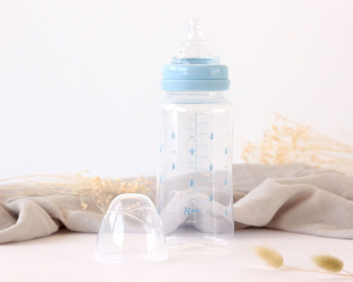 KioKids Biberón Anticólicos 360 mL Azul +6 Meses Petits Moments KioKids Biberón Anticólicos 360 mL Azul +6 Meses Petits Moments