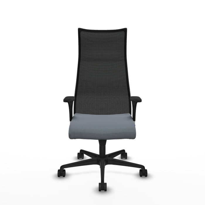Sillón Albacete con mecanismo Sincro tapizada con Tela color Gris y malla color Negro. Equipado con Base nailon negra, Brazos 1D y Ruedas 65mm nailon