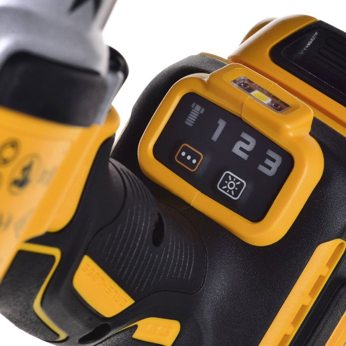 DeWalt DCF900P2T-QW Llave de impacto inalámbrica de 18V con 2 baterías de 5.0 Ah