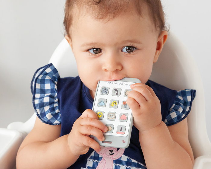 KioKids Mordedor Teléfono Gris para Bebé +4 meses, Silicona Libre de BPA, Estimula Encías