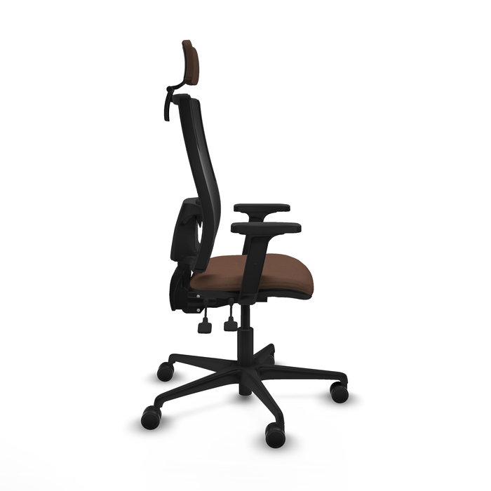 Silla de oficina Bormate con mecanismo Asincro tapizada con Tela color Marrón oscuro y malla color Negro. Equipada con lumbar 1D, Brazos 2D, Cabecero 2D y Ruedas 65mm nailon