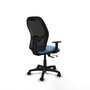 Silla de oficina Alocén con mecanismo Sincro/Traslack tapizada con Tela color Azul cielo y malla color Negro. Equipada con lumbar 1D, Brazos 1D y Ruedas de nailon 50 mm