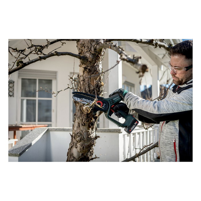 Metabo MS 18 LTX 15 con batería de 2.0 Ah y cargador Metabo MS 18 LTX 15 con batería de 2.0 Ah y cargador