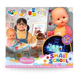 Famosa Nenuco Smart School 35 cm Muñeco con Mesa de Luz Multicolor y Accesorios Translúcidos