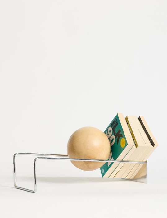 Hanah Home Toke - Soporte de libros de metal plateado con bola de tilo, 16.5 cm x 18 cm x 49 cm