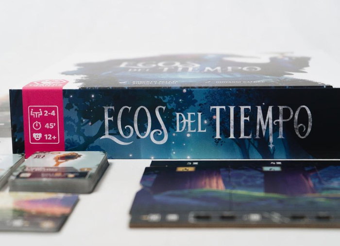 Tranjis Games SL Juego de Mesa Ocos del Tiempo de Simone Luciani y Roberto Pellei, Estratégico, Más de 100 Cartas, para 4 Jugadores