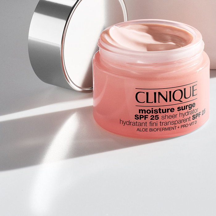 Clinique Moisture Surge SPF 25 Sheer Hydrator 50 ml