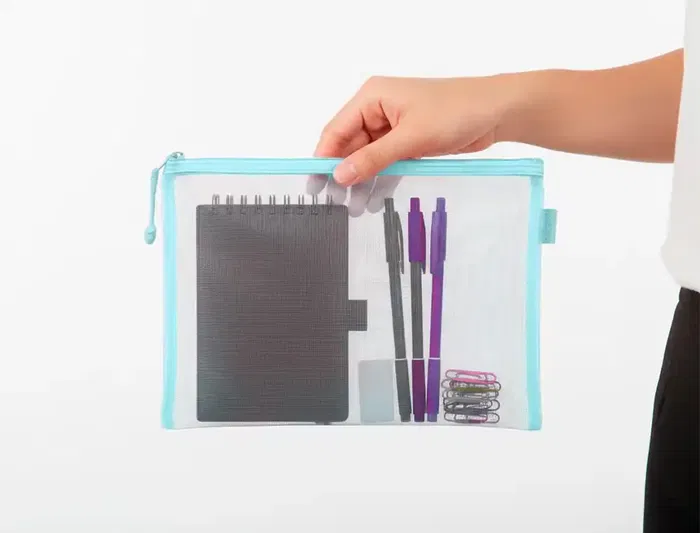 Liderpapel Bolsa Zipper Bag Poliéster Transpirable Multiusos Din A5 Azul Pastel