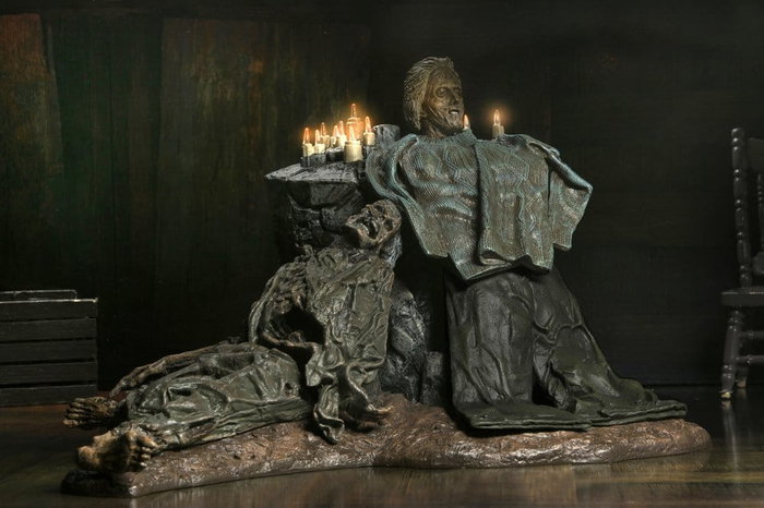 NECA Friday the 13th: The Game Diorama Pamela Shrine