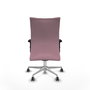 Silla Albacete confidente con mecanismo Sincro tapizada con Tela color Rosa. Equipada con Base aluminio, Brazos 2D y Ruedas 65 mm parqué