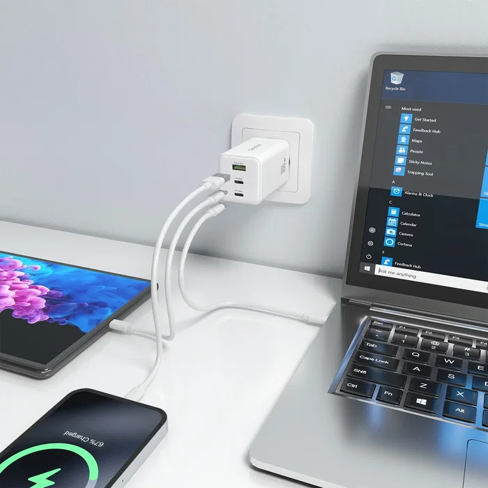Aisens ASCH-100W3P051-W Cargador GaN 100W con 2 Puertos USB-C PD3.0/QC4.0/QC5.0 y 1 Puerto USB-A QC3.0 para Carga Rápida de Laptops y Móviles - Blanco