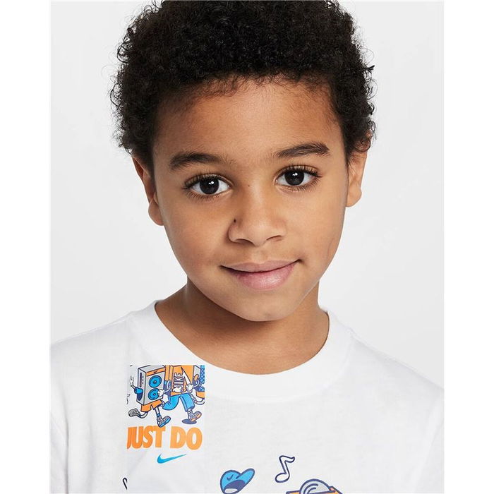 Camiseta de Manga Corta Infantil Nike Nkb Music Boxy Pals Ss Tee Blanco Camiseta de Manga Corta Infantil Nike Nkb Music Boxy Pals Ss Tee Blanco