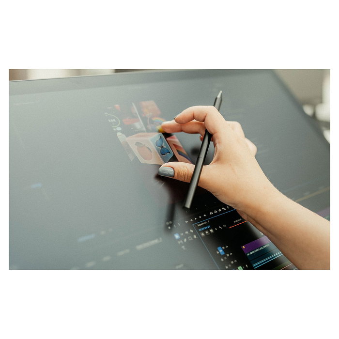 Wacom Cintiq 24 Touch DTH246, Tablet gráfica digital de 61 cm (24") con pantalla táctil IPS Quad HD (2560 x 1440), lápiz inalámbrico, USB-C