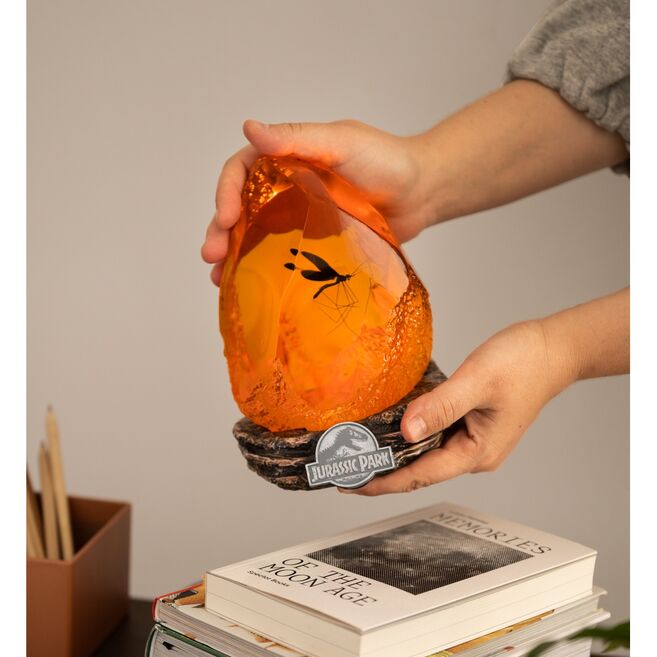 ERIK Lámpara Mosquito Ambar Jurassic Park 3D Resina Control Botón Pilas AAA o USB C