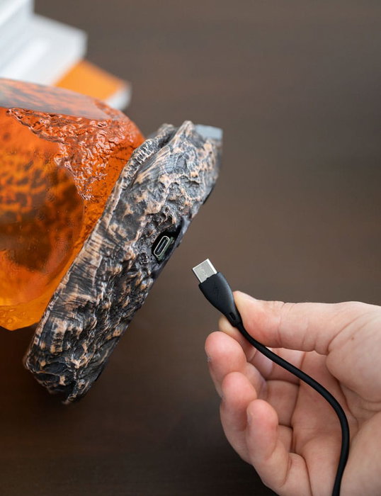 Parque Jurásico Lámpara con USB-C Amber Parque Jurásico Lámpara con USB-C Amber