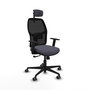 Silla de oficina Alfera con mecanismo Sincro tapizada con Tela color Gris oscuro y malla color Negro. Equipada con lumbar 1D, Brazos 1D, Cabecero 2D y Ruedas 65 mm parqué