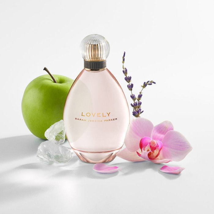 Sarah Jessica Parker LOVELY Eau de Parfum Vaporizador para Mujer, Perfume Floral y Sensual, 150 ml Sarah Jessica Parker LOVELY Eau de Parfum Vaporizador para Mujer, Perfume Floral y Sensual, 150 ml