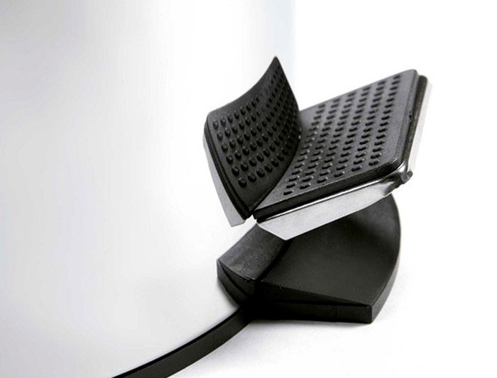 Confortime Cubo de Basura de Metal con Pedal de Apertura, 7 Litros, Color Plata, Dimensiones 20 x 26 x 30.1 cm (6 Unidades) Confortime Cubo de Basura de Metal con Pedal de Apertura, 7 Litros, Color Plata, Dimensiones 20 x 26 x 30.1 cm (6 Unidades)