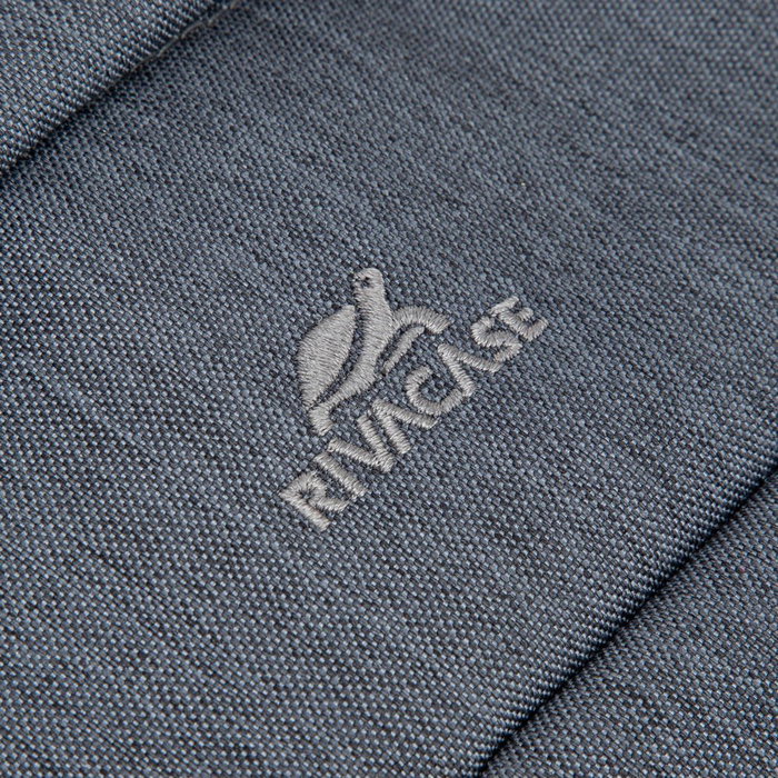 Rivacase 7567 Mochila para Portátil 17.3" (43.9 cm) Azul - Poliéster Resistente al Agua con Puerto USB, Tirantes para Hombro y Múltiples Bolsillos - 780 g