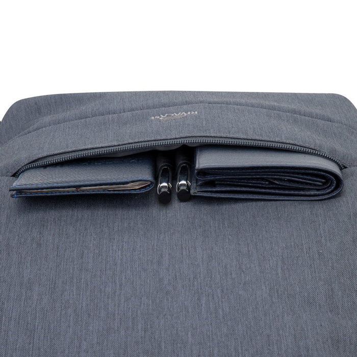 Rivacase 7567 Mochila para Portátil 17.3" (43.9 cm) Azul - Poliéster Resistente al Agua con Puerto USB, Tirantes para Hombro y Múltiples Bolsillos - 780 g