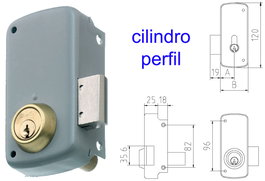 MCM Cerradura de sobreponer 2556CP 60 izquierda pintada con cilindro perforado