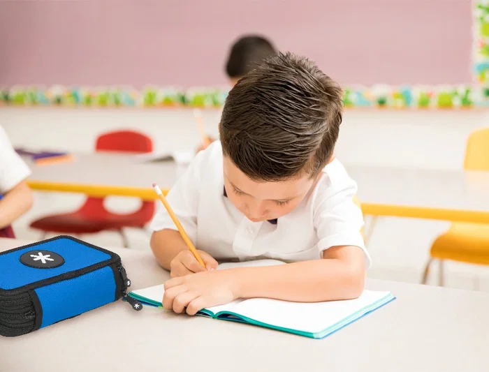 Antartik Plumier Escolar Triple Cremallera Color Azul 36 Piezas