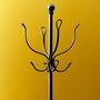 Home Deco Factory Perchero Vintage Metal Negro d.50 cm; h.170 cm